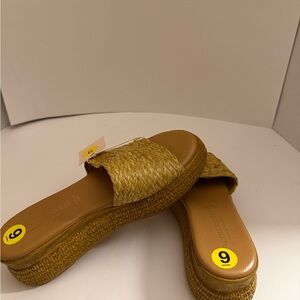 Mona Rossi Italy Beige Woven Slide Platform Sandals Women’s 9